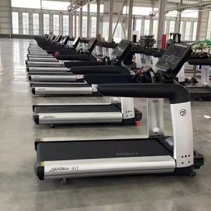 8HP Life Fitness Commercial Treadmill (Model 95T)